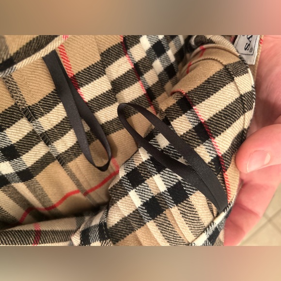 SOLD Beautiful Vintage Pleated Wool Burberrys Novacheck Buckled Skirt - Picture 8 of 13